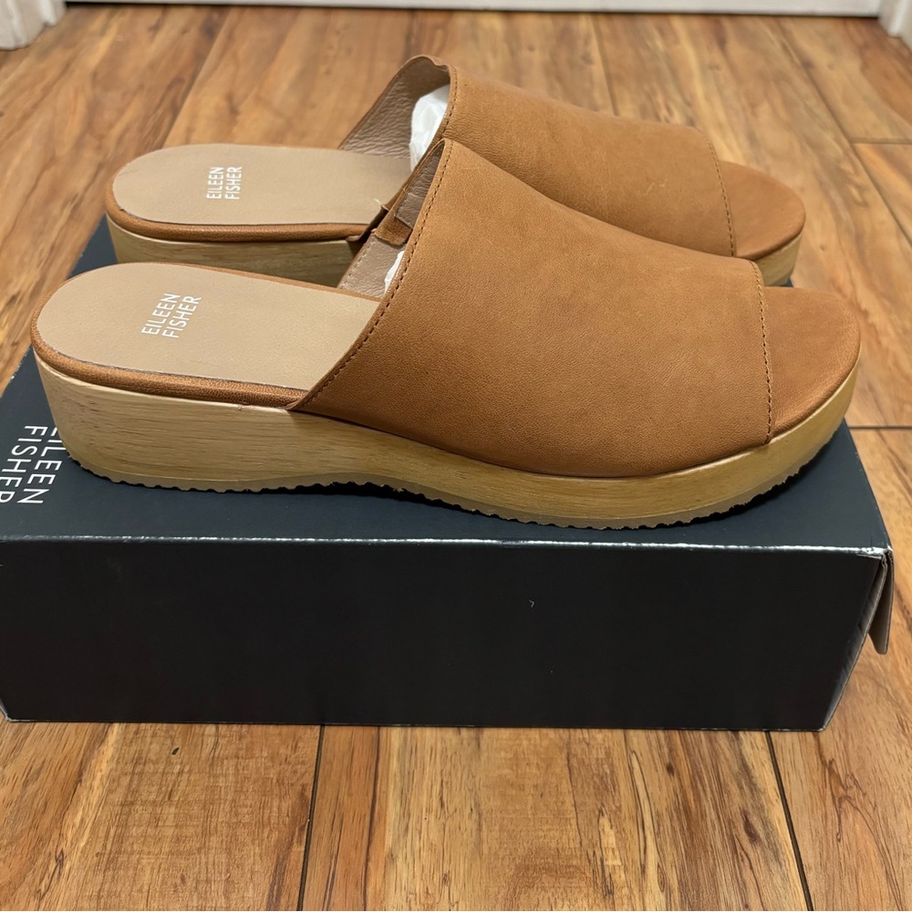*RESERVED* NIB EILEEN FISHER Novel Tumbled Leather Wedge Sandal in Cognac - Picture 6 of 11